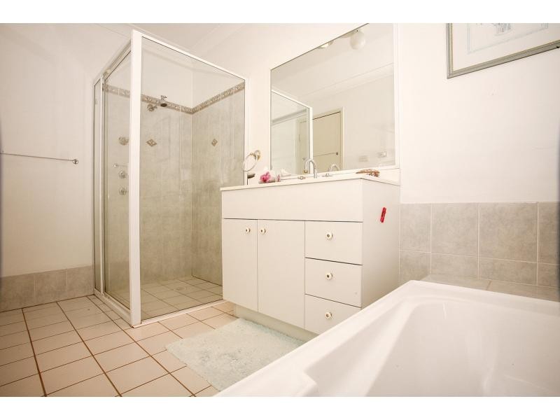 279 Burns Bay Road, Lane Cove NSW 2066