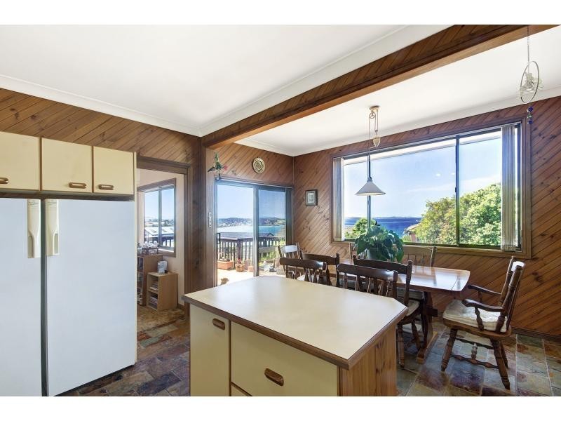 6 Bass Street, Kiama Downs NSW 2533