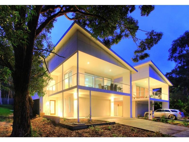 30 The Lakes Way, Elizabeth Beach NSW 2428