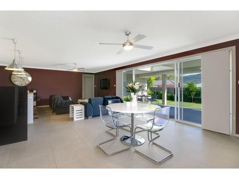 14 Spears Place, Horsley NSW 2530
