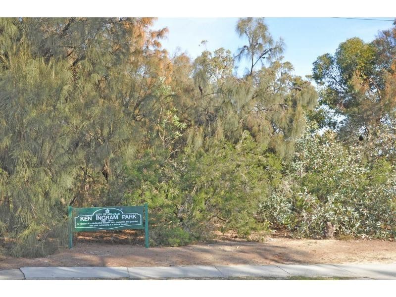 547 Marmion Street, Booragoon WA 6154