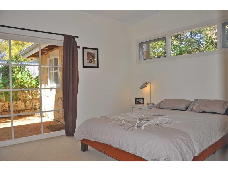 16 Howson Street, Hilton WA 6163