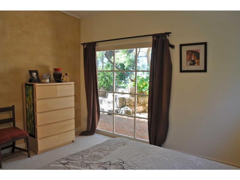 16 Howson Street, Hilton WA 6163