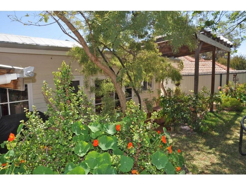 16 Howson Street, Hilton WA 6163