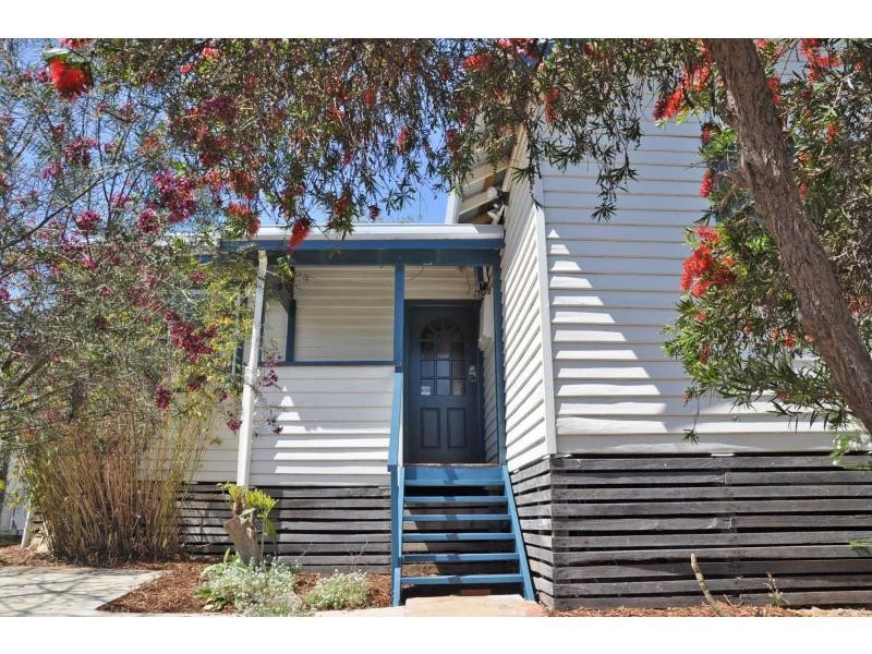 16 Howson Street, Hilton WA 6163