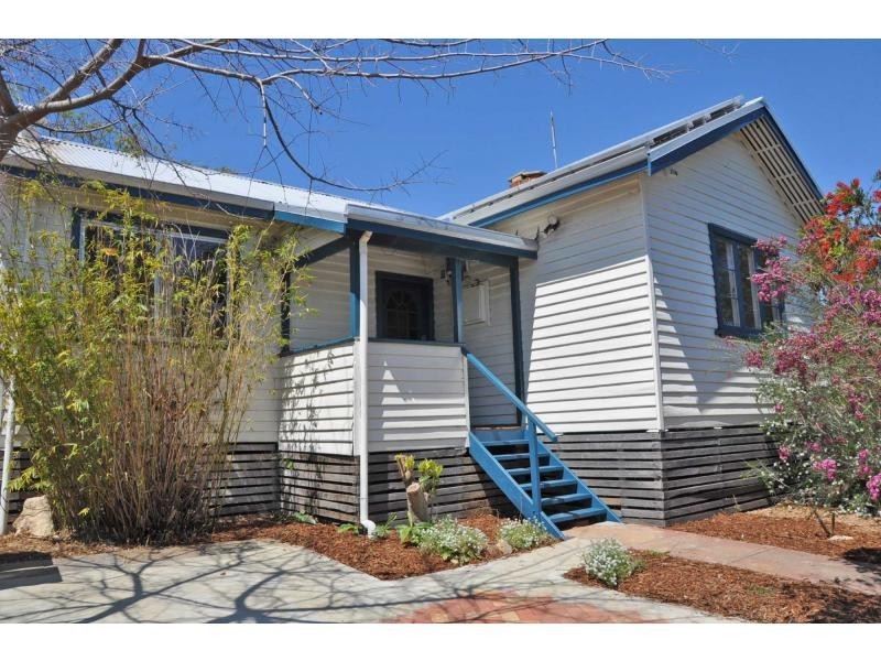 16 Howson Street, Hilton WA 6163