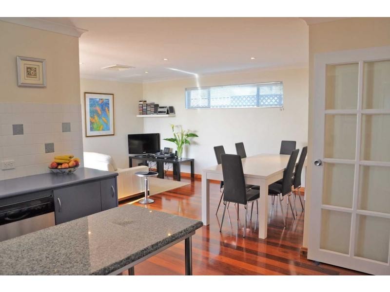 270A Carrington Street, Hilton WA 6163