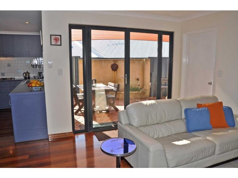 270A Carrington Street, Hilton WA 6163
