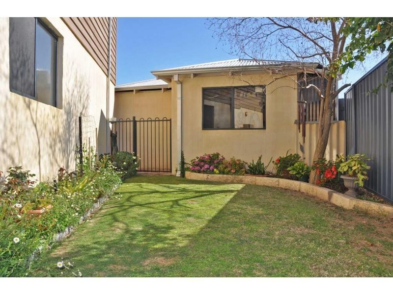 270A Carrington Street, Hilton WA 6163