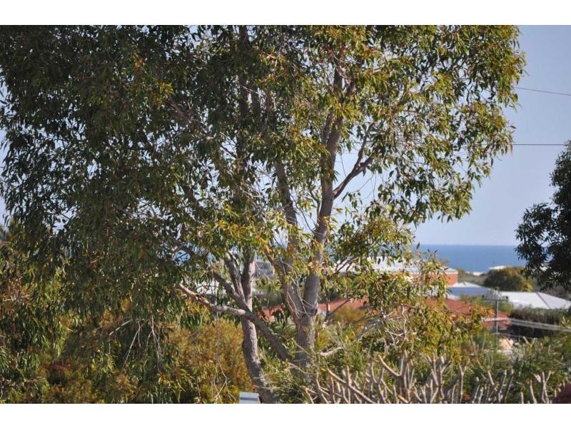 270A Carrington Street, Hilton WA 6163