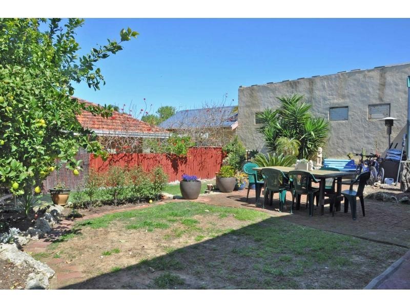 97 Stevens Street, White Gum Valley WA 6162