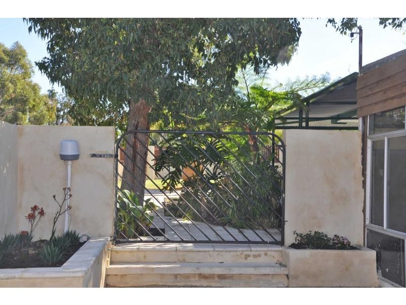 18 Escalus Street, Coolbellup WA 6163