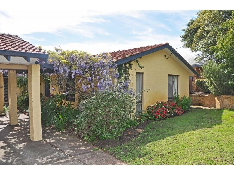 4 Leonard Place, Bull Creek WA 6149