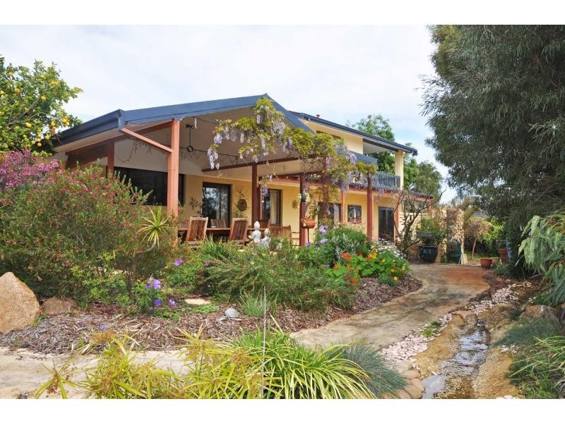 4 Leonard Place, Bull Creek WA 6149