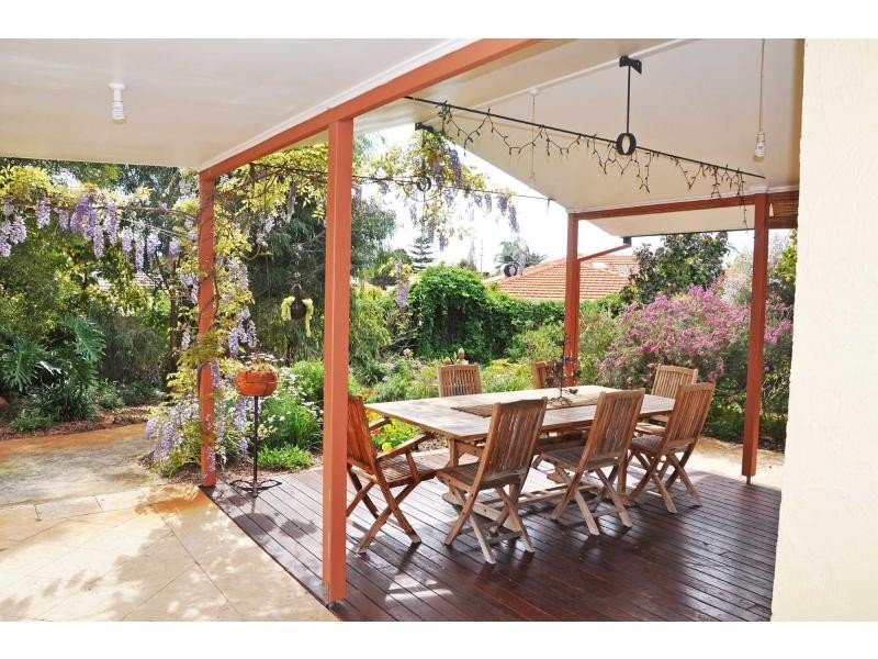 4 Leonard Place, Bull Creek WA 6149