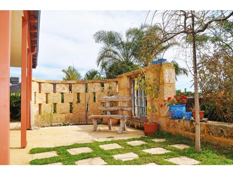 4 Leonard Place, Bull Creek WA 6149