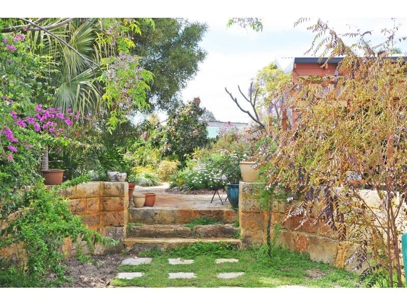 4 Leonard Place, Bull Creek WA 6149