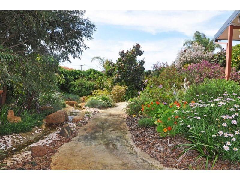 4 Leonard Place, Bull Creek WA 6149