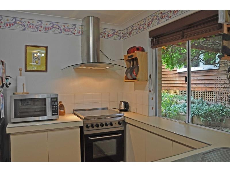 2 Mulberry Farm Lane, White Gum Valley WA 6162