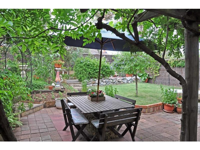 2 Mulberry Farm Lane, White Gum Valley WA 6162