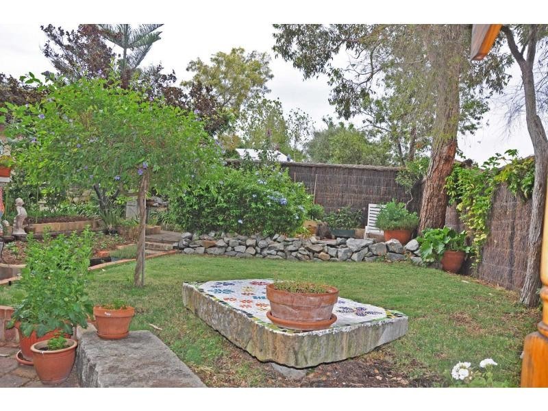 2 Mulberry Farm Lane, White Gum Valley WA 6162