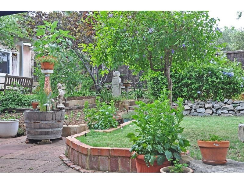 2 Mulberry Farm Lane, White Gum Valley WA 6162