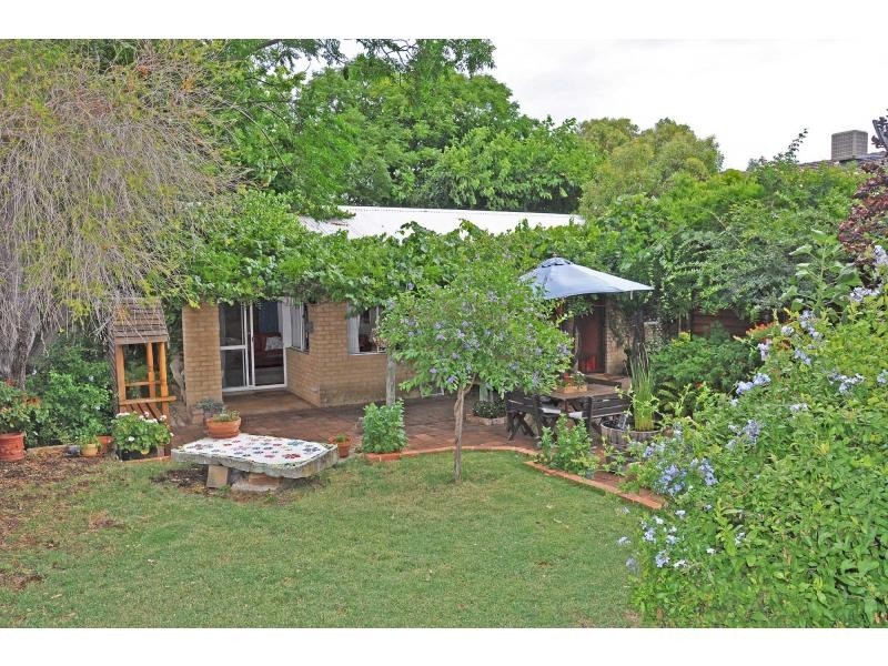 2 Mulberry Farm Lane, White Gum Valley WA 6162