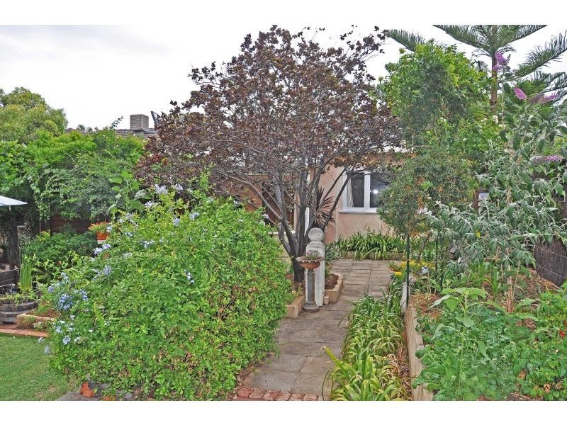 2 Mulberry Farm Lane, White Gum Valley WA 6162