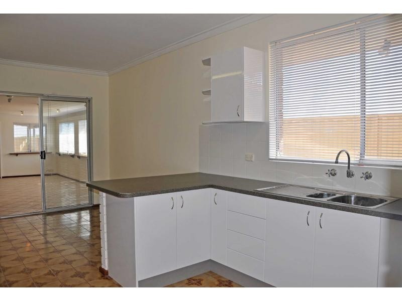 7 Chaucer Close, Spearwood WA 6163