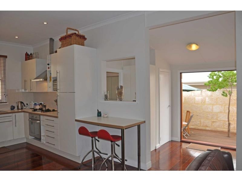 28 Chadwick Street, Hilton WA 6163