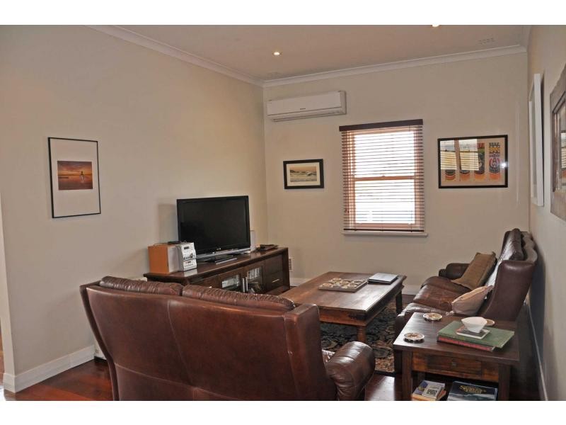 28 Chadwick Street, Hilton WA 6163