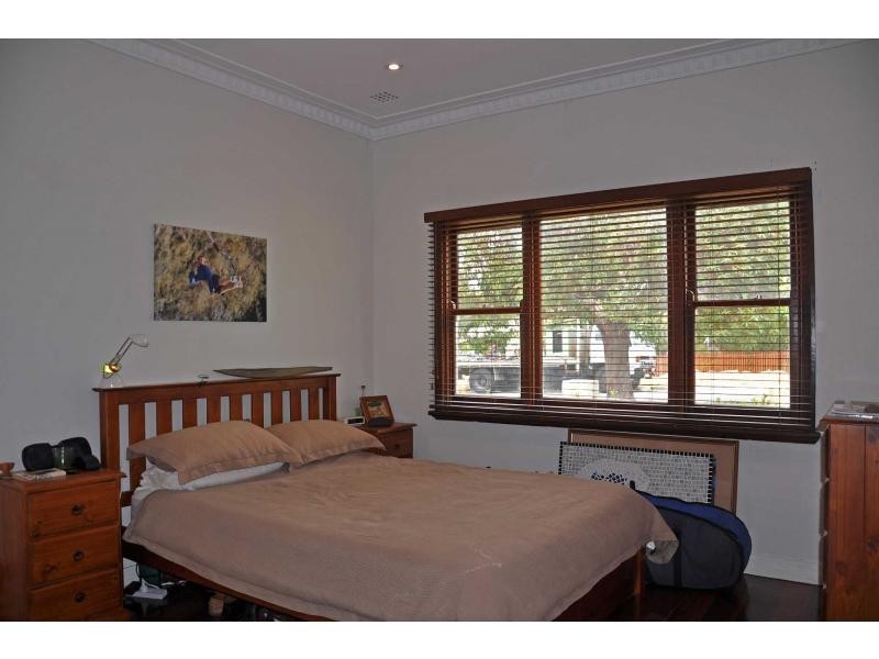 28 Chadwick Street, Hilton WA 6163