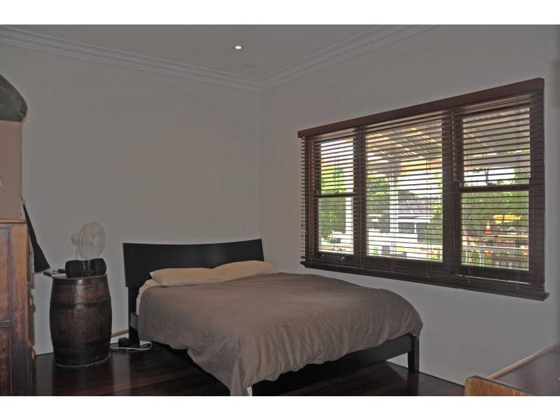 28 Chadwick Street, Hilton WA 6163