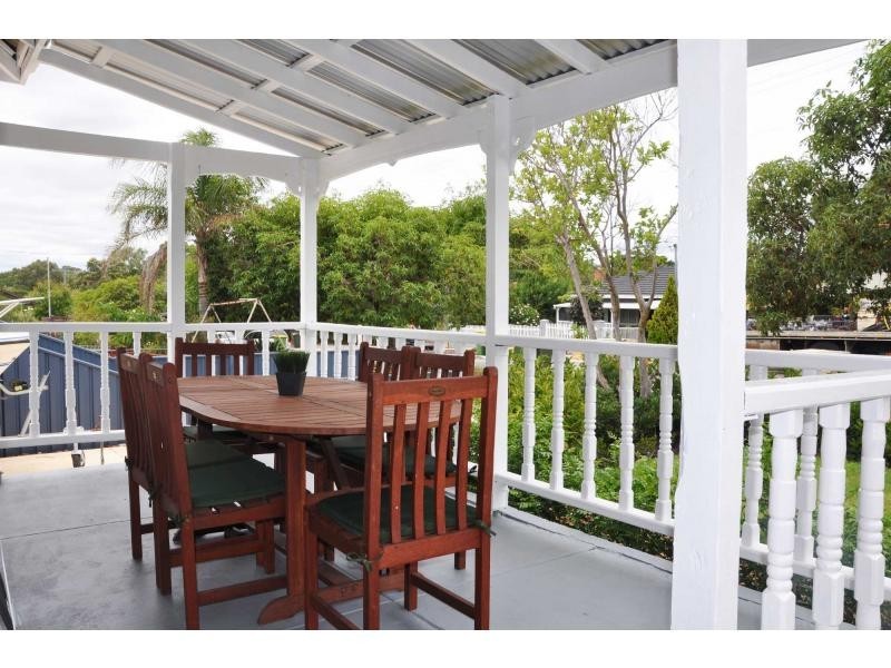 28 Chadwick Street, Hilton WA 6163