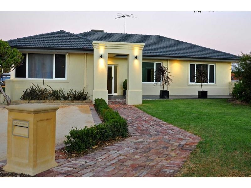 2 Mather Road, Beaconsfield WA 6162