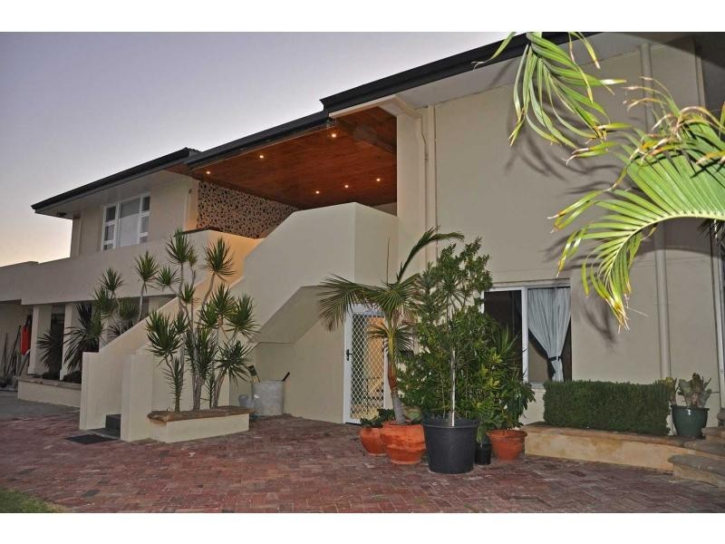 2 Mather Road, Beaconsfield WA 6162