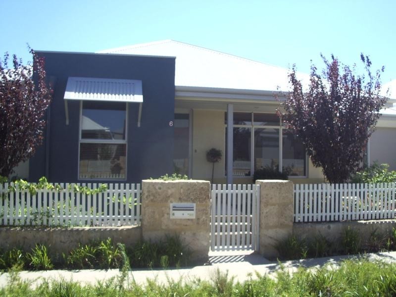 6 Angelica Way, Atwell WA 6164