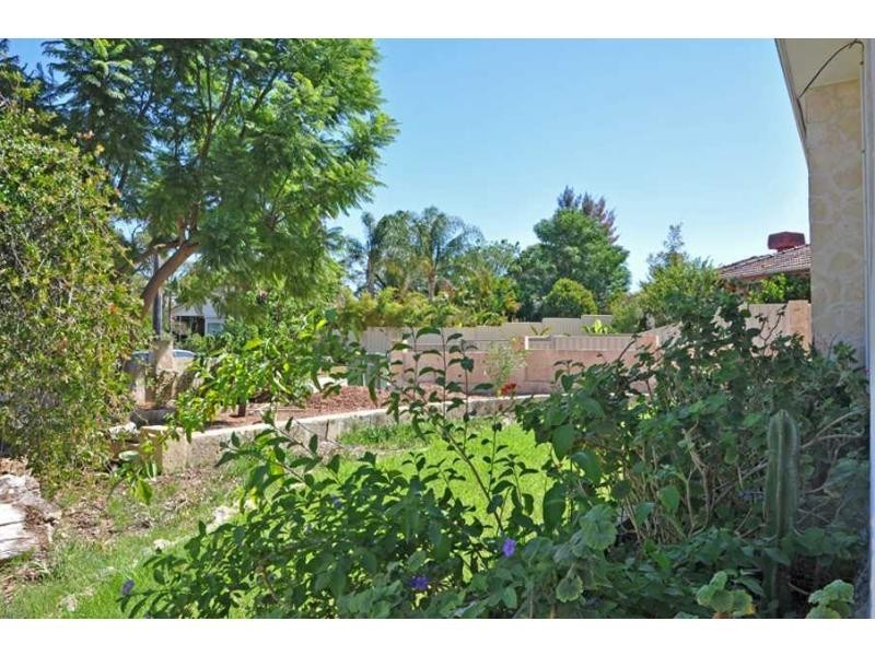 7 Harlow Place, Calista WA 6167