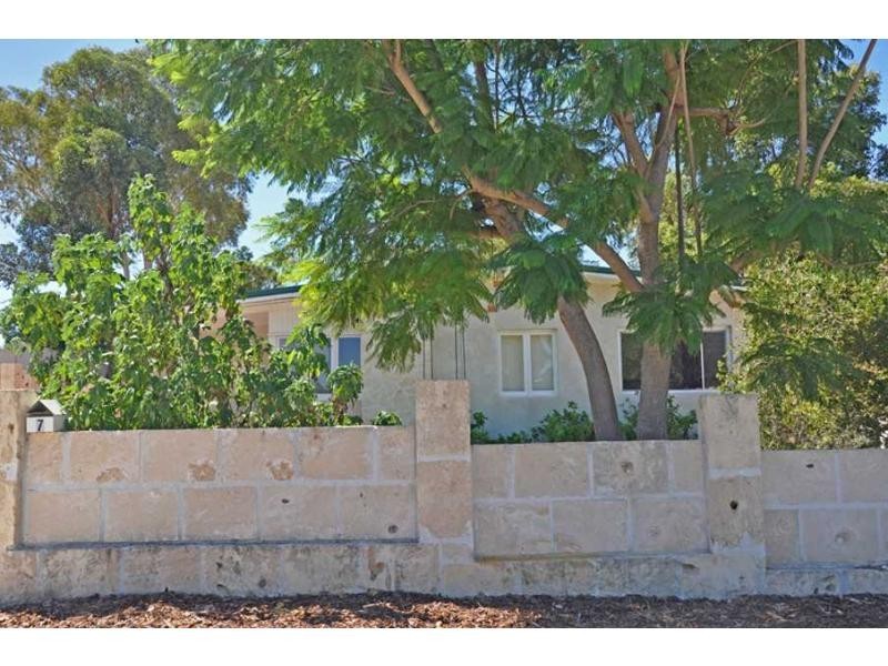 7 Harlow Place, Calista WA 6167