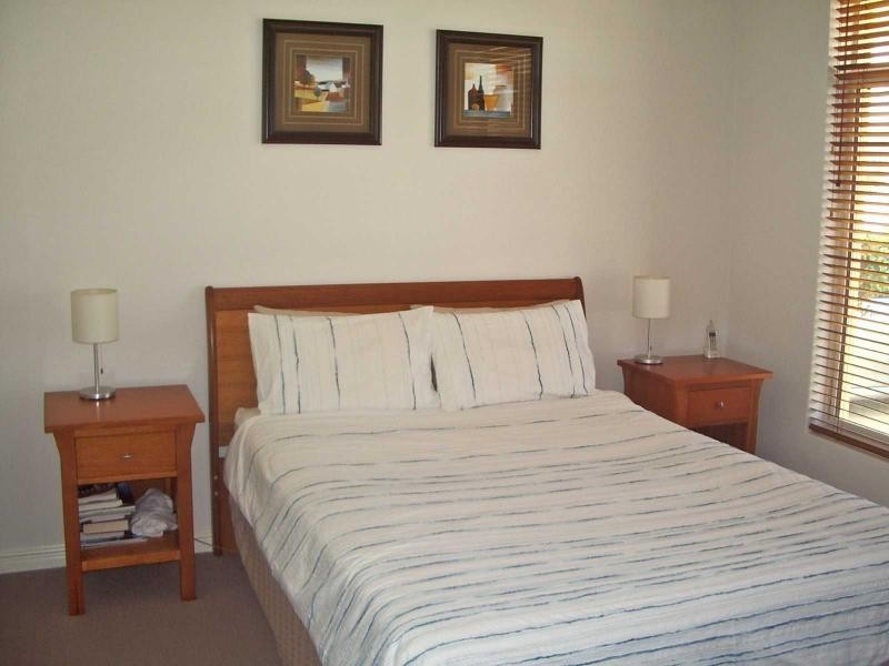 6 Angelica Way, Atwell WA 6164