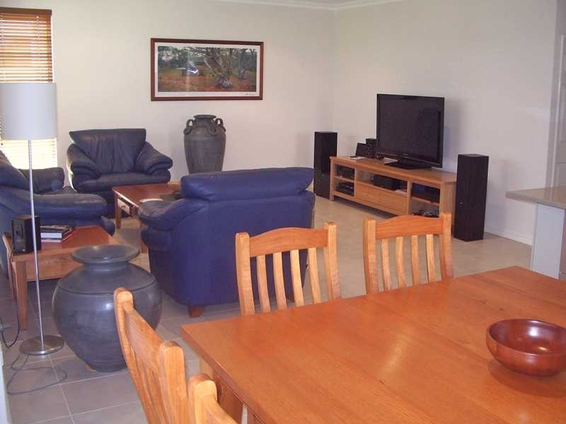 6 Angelica Way, Atwell WA 6164