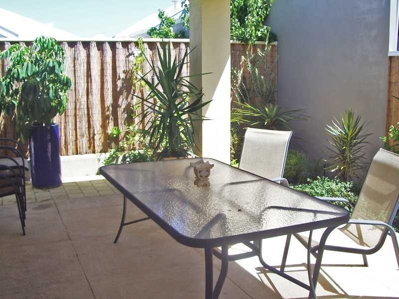 6 Angelica Way, Atwell WA 6164