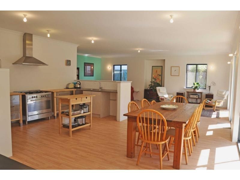 17A Snook Crescent, Hilton WA 6163
