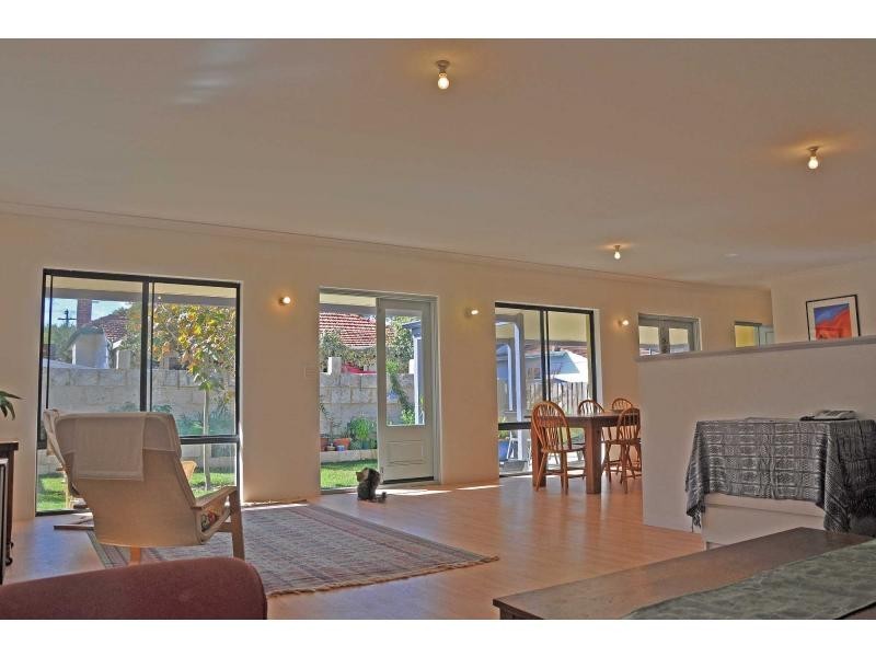 17A Snook Crescent, Hilton WA 6163