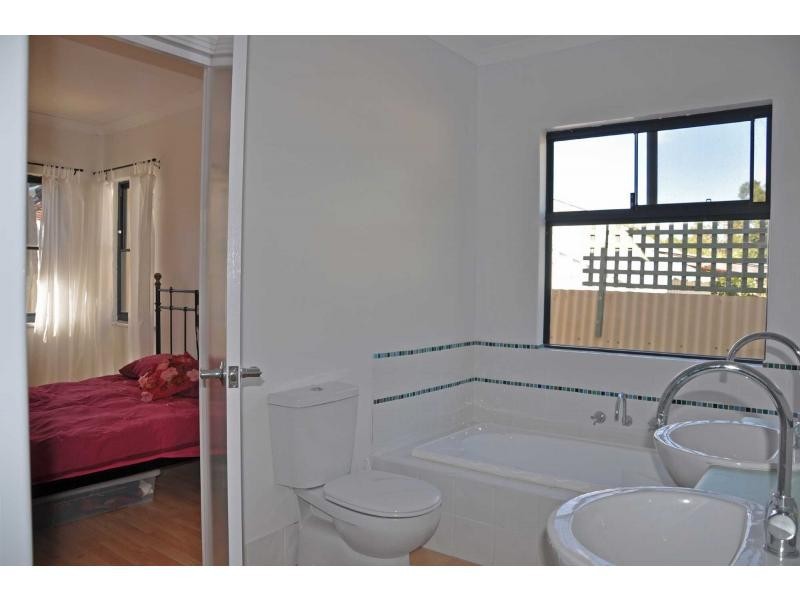 17A Snook Crescent, Hilton WA 6163