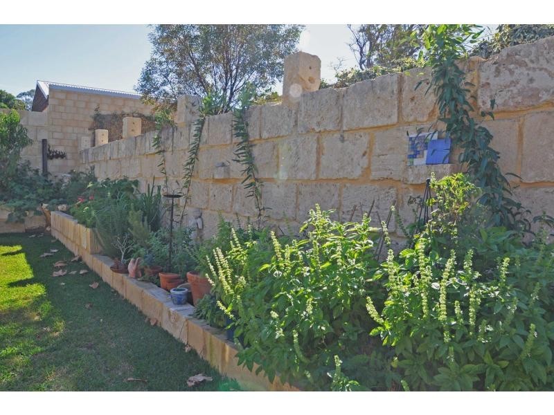 17A Snook Crescent, Hilton WA 6163