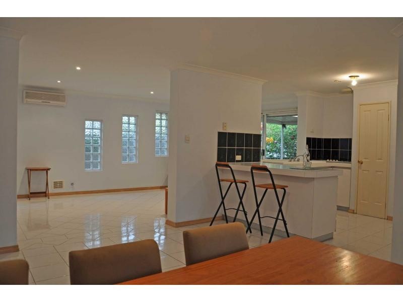 11 Watercress Gardens, Spearwood WA 6163