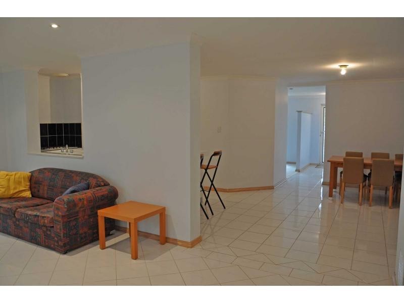 11 Watercress Gardens, Spearwood WA 6163