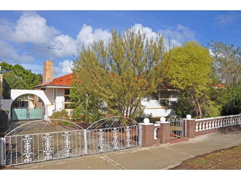 115 Samson Street, White Gum Valley WA 6162