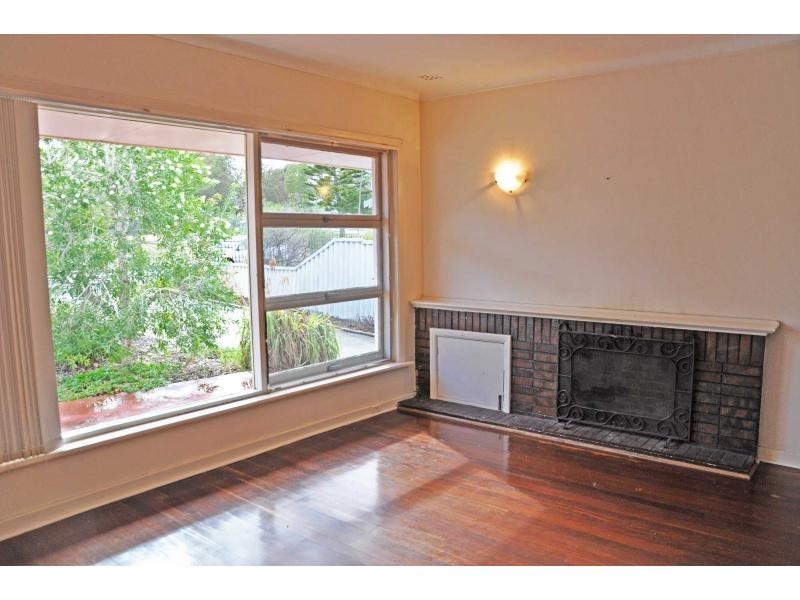 115 Samson Street, White Gum Valley WA 6162